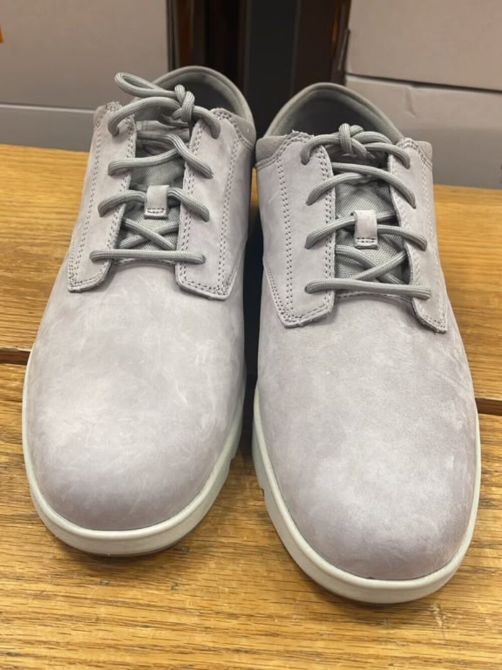 TIMBERLAND MEN'S PARKER STREET LOW LACE SNEAKER LIGHT GREY NUBUCK A6C8E-EM0